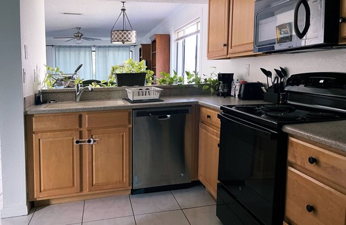 Royal Oak Golf Country Club Casa | Hello Sunshine 321.. Lift Off