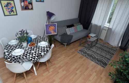 Mirow Apartamento | Hello Warsaw! Calm Artistic City Center Apartment