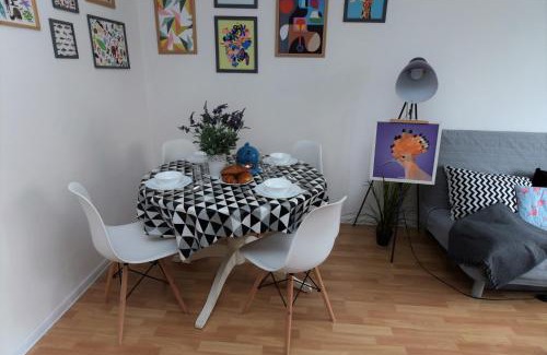 Mirow Apartamento | Hello Warsaw! Calm Artistic City Center Apartment
