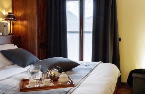 Valtournenche Apartamento | HelloChalet - Maison Paquier - Family Ski Holiday in the resort center