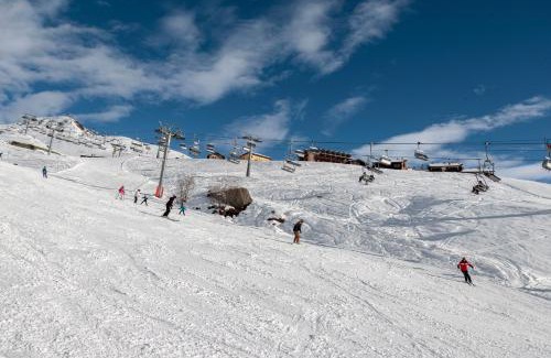 Valtournenche Apartamento | HelloChalet - Maison Paquier - Family Ski Holiday in the resort center