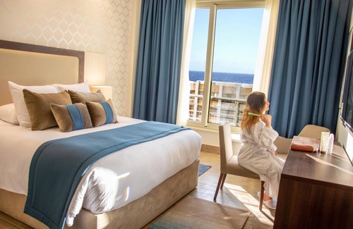 Al-Muntazah Hotel | Helnan Mamoura Hotel & Events Center