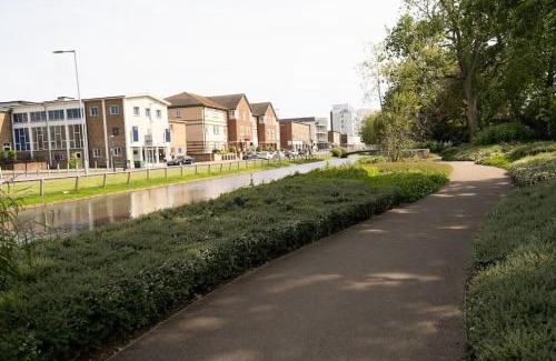 Hemel Hempstead Apartamento | Hemel Apartments - Riverside Retreat