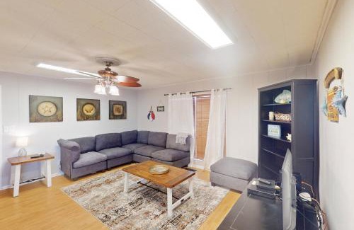 Fort Morgan Pines Casa | Hemingway's Hideaway