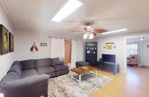 Fort Morgan Pines Casa | Hemingway's Hideaway