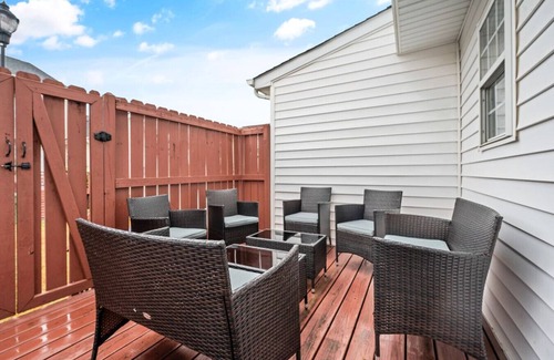 Fuquay-Varina Casa | Hemingway’s Hideaway | 2BR w/ King + Pvt Patio