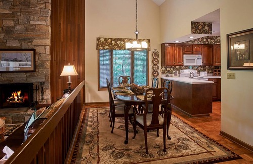 Blowing Rock Casa | Hemlock Haven #2 3BR/3BA Chetola Condo in Blowing Rock