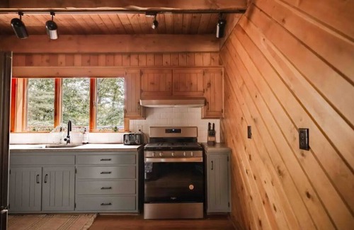 Mill Hall Cabina | Hemlock Haven,Hot-tub,Private,30 min to Penn State