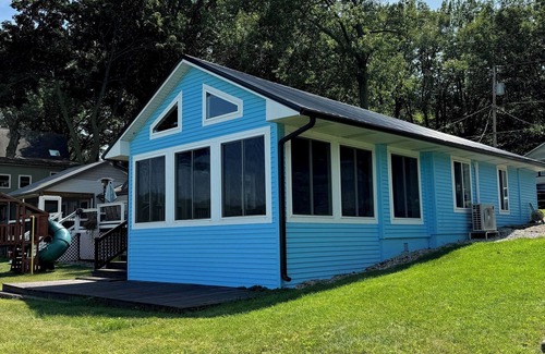 Reading Casa | Hemlock Lake House -- Close to Hillsdale College