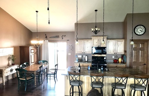 Como Casa | Hemlock Lake House