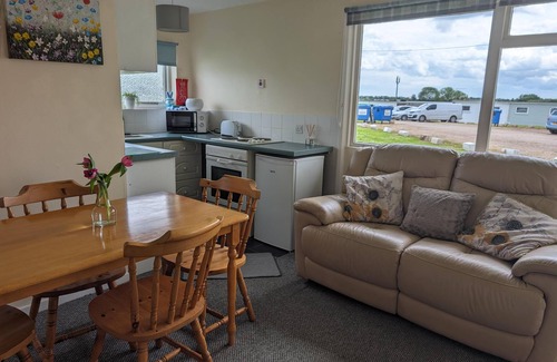 Great Yarmouth Apartamento | Hemsby Holiday Home - Norfolk Beach & Seaside fun