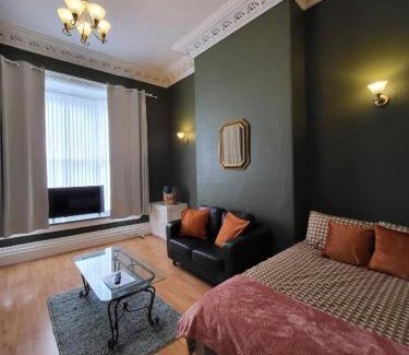 Bordesley Apartamento | Hen and Stag Pad, Large Group Accom Digbeth Sleeps 24