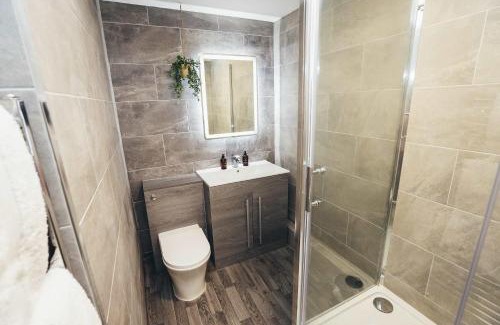 Barrow-on-Trent Apartamento | Hen & Chickens Luxury Apartments, Free Parking, By DerBnB