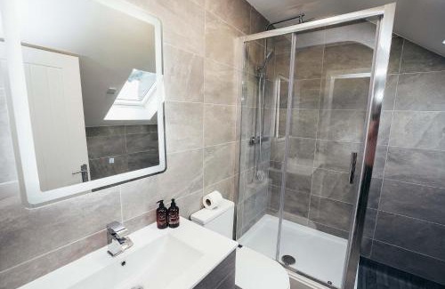 Barrow-on-Trent Apartamento | Hen & Chickens Luxury Apartments, Free Parking, By DerBnB