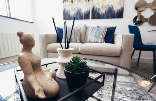 Barrow-on-Trent Apartamento | Hen & Chickens Luxury Apartments, Free Parking, By DerBnB