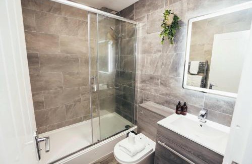 Barrow-on-Trent Apartamento | Hen & Chickens Luxury Apartments, Free Parking, By DerBnB