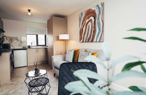 Barrow-on-Trent Apartamento | Hen & Chickens Luxury Apt Free Parking | By DerBnB