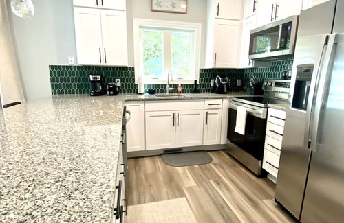 Wrightsville Beach Villa | Henderson Haven 4 BR / 3 BA Villa, Steps to Beach