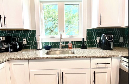 Wrightsville Beach Villa | Henderson Haven 4 BR / 3 BA Villa, Steps to Beach