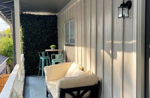 Knox - Henderson Apartamento | Henderson Haven - 1 bedroom King Bed Private Patio