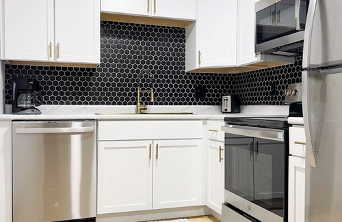 Henderson Apartamento | Henderson Haven / KING 2BD/1BA Apartment
