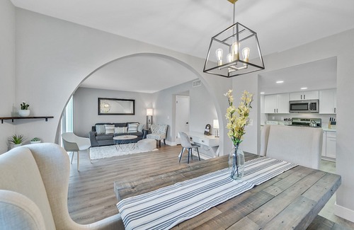 Whitney Ranch Casa | Henderson Townhome Approx. 15-20 min to the Las Vegas Strip