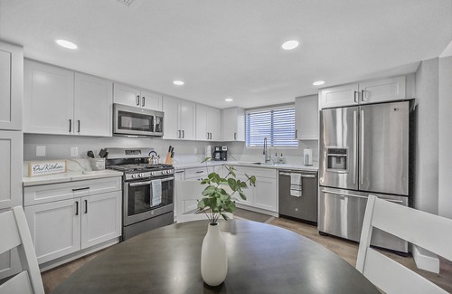 Whitney Ranch Casa | Henderson Townhome Approx. 15-20 min to the Las Vegas Strip