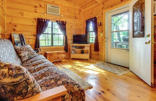 Hendersonville Casa | Hendersonville Cabin Near Hiking and Waterfalls!