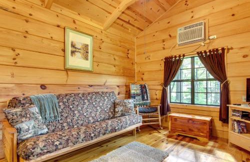 Hendersonville Casa | Hendersonville Cabin Near Hiking and Waterfalls!