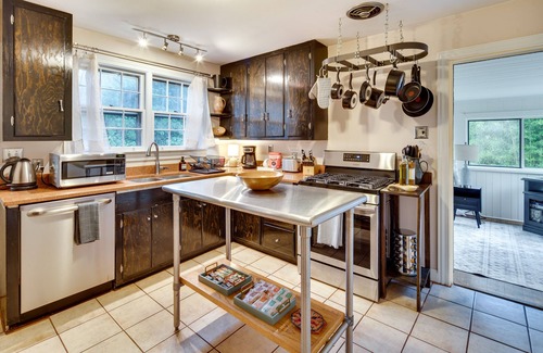 Druid Hills Casa | Hendersonville Haven w/ Fire Pit, Grill, Deck!