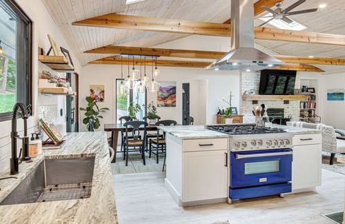 Hendersonville Casa | Hendersonville Vacation Rental w/ Private Hot Tub!