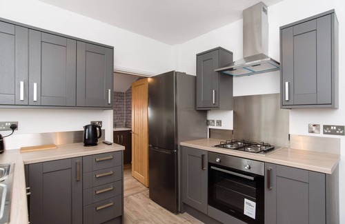Gelligaer Casa | Hengoed House by Propertri