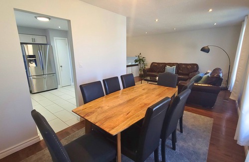 Port Dalhousie Casa | Henley House | 8 ppl | Hot Tub & Firetable | Near Rowing, Brock, Beach, NHS