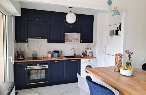 Prado - Republique Casa | HENRI CAMILLE REAL ESTATE -Beautiful one bedroom swimming pool and parking