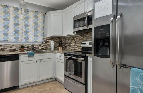 Fredericksburg Casa | Henrietta Haus pet friendly and private hot tub