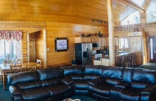 Last Chance Casa | Henry's Fork Cabin - Your Perfect Retreat Awaits!