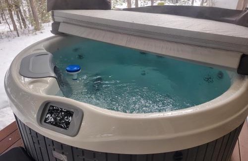 Island Park Casa | Henrys Post by KABINO Dog Friendly Foosball Fire Pit SmartTV WiFi
