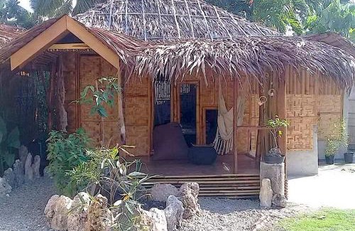 Moalboal Casa | Herbs Guest House and Restaurant near the Sea