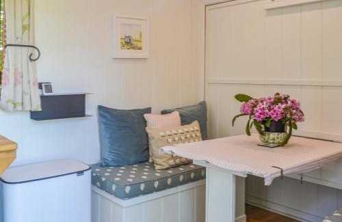 Llangadog Casa | Herdwick Hut Mountain Retreat