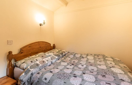 Trunch Cabina | Herdwick Shepherd Hut | a family friendly shepherd hut set within North Norfolk