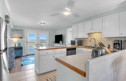 Caswell Beach Casa | Here And Now: Amazing Ocean, Marsh and Lighthouse Views