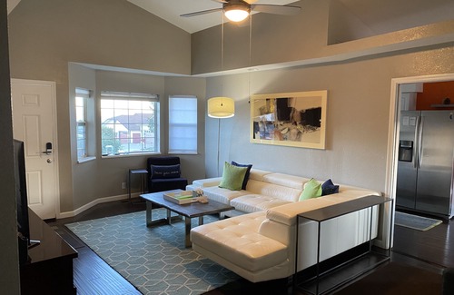 Northeast Reno Casa | Aquí está su casa de vacaciones RENO - Capacidad para 6 personas, decoración contemporánea, tranquila