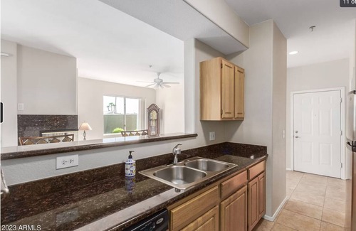 Deer Valley Condominio | Here's to a relaxing stay...pool, spa, sauna, shaded walkways? Ahhh..no cares.