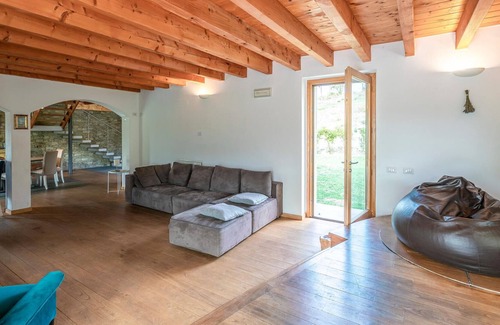 Castelletto d'Erro Casa | Alojamiento de 5 habitaciones en Castelletto d'Erro