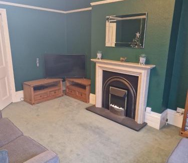 Hereford Apartamento | Hereford - Falcon House - Spacious 5 Bedroom House With Games Room - Sleeps 14 Guests - Great Property For Family & Friends Gathering Together - Hosted by RENTMYHOUSE