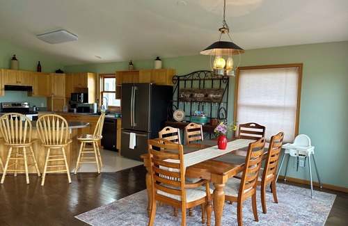 Broadwater County Otro | "Hereford House" - Charming 4-bedroom farmhouse in quaint Townsend, MT