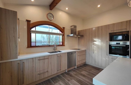 Invercargill Casa | Heritage & Heart by the Park