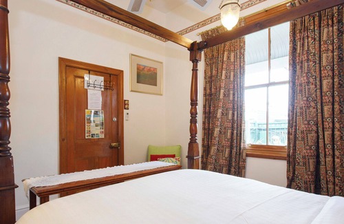 South Fremantle Cabaña | Heritage Hideaway - Close to South Beach