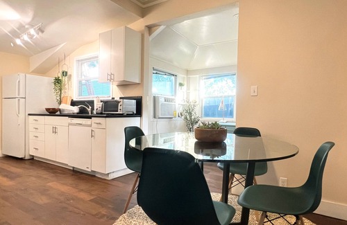 Los Gatos Cabaña | Heritage Hideaway - Downtown Los Gatos