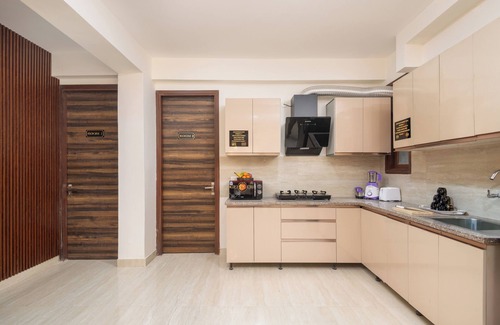 Sainik Farm Apartamento | Heritage Homes Rosé - Luxury 2BHK Stay